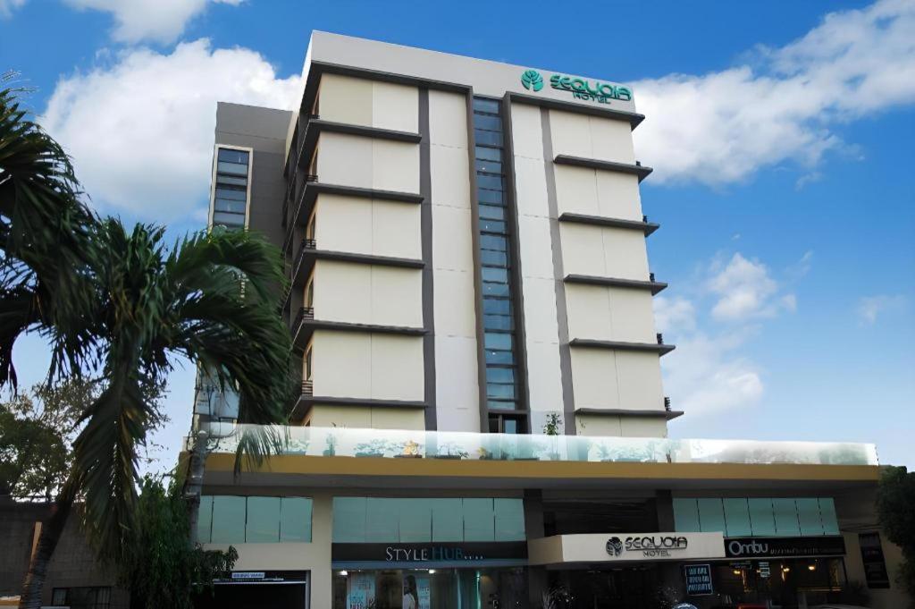 Sequoia Hotel Quezon City Exterior photo